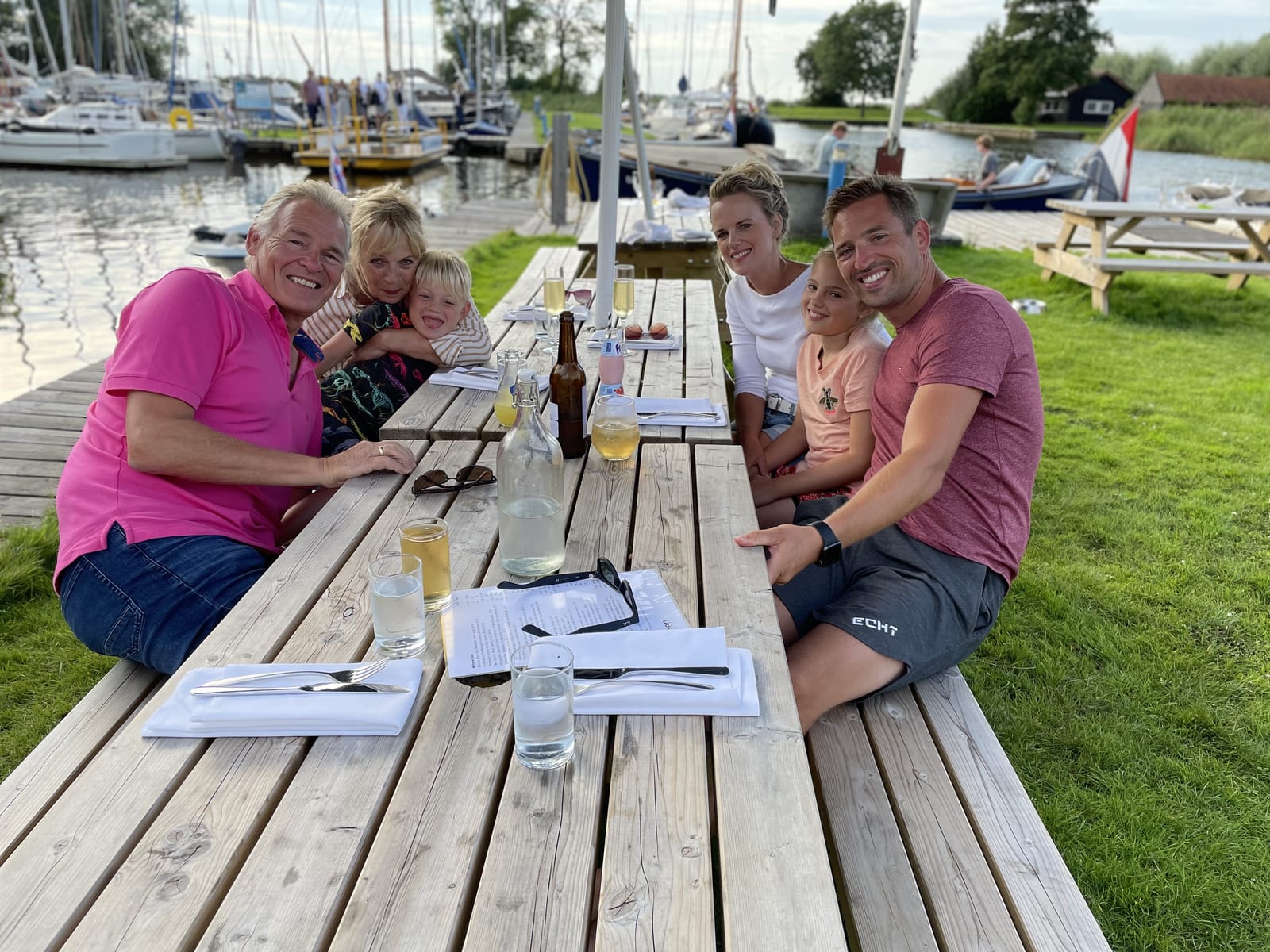 eten en genieten aan het water