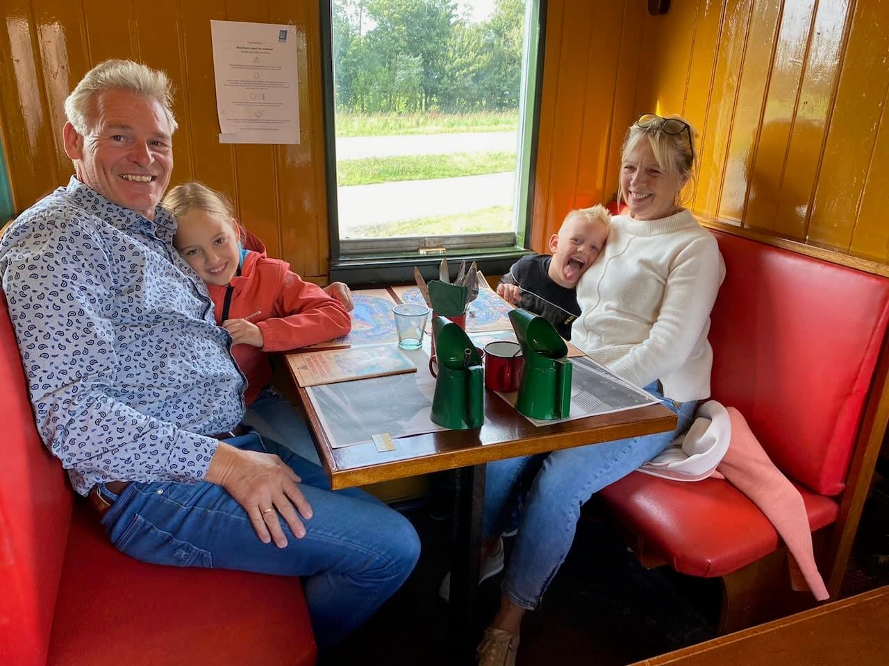 uit eten in de 'trein'